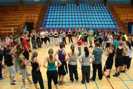 Sam De Waele teaching